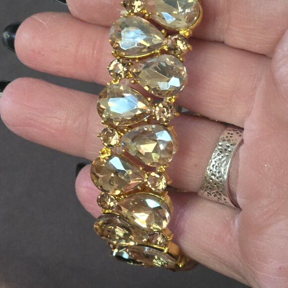 Women's Gold and Yellow crystal stretch bracelet - Picture 3 of 6